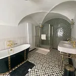 Hotel Boutique H23